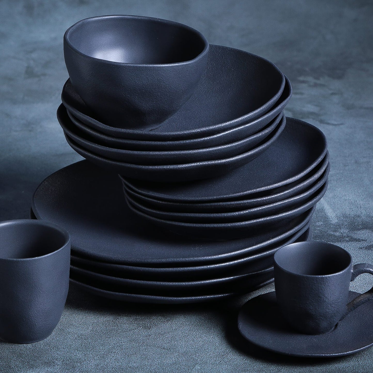 Porto Brasil MATTE BLACK DINNER PLATE ORGANIC STONEWARE dia. 10.43" SKU: '121473901