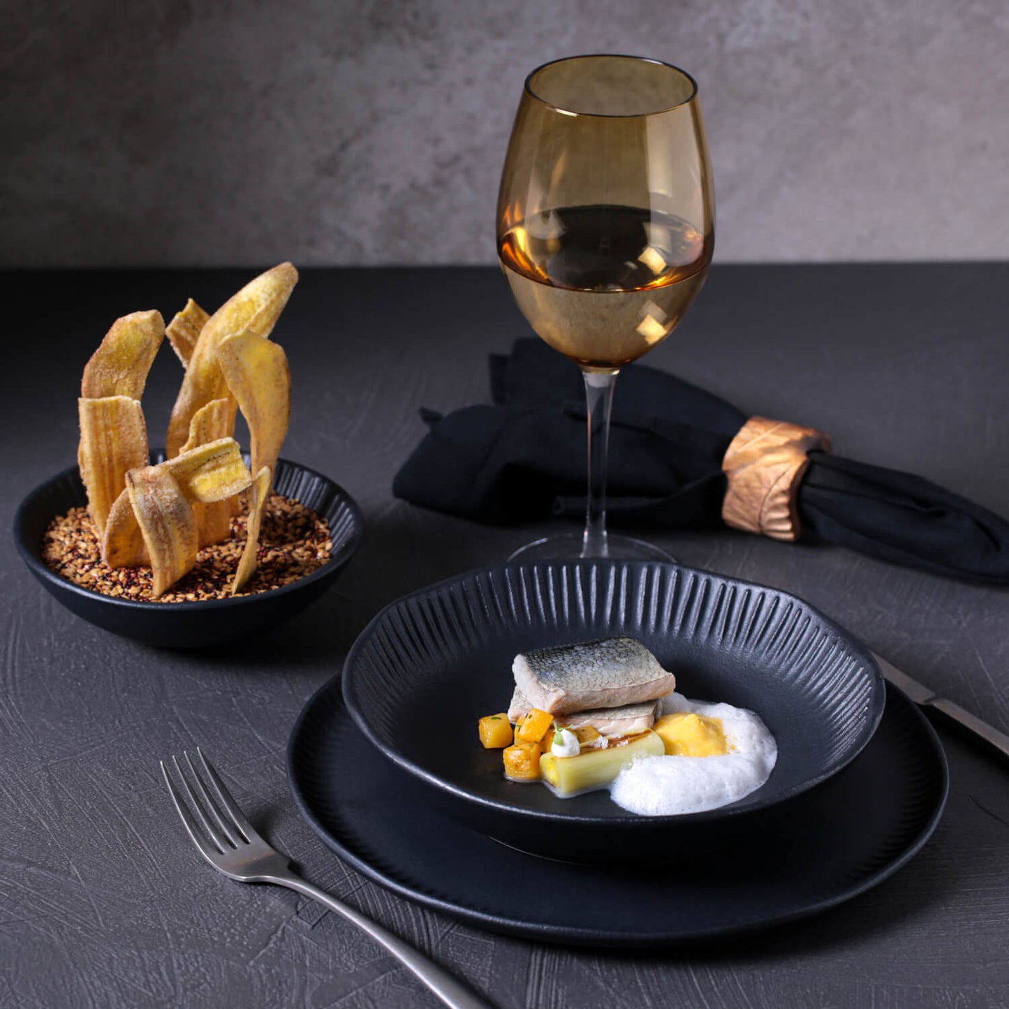 Porto Brasil MATTE BLACK LINHAS SOUP PLATE STONEWARE dia. 8.86" SKU: '136173901