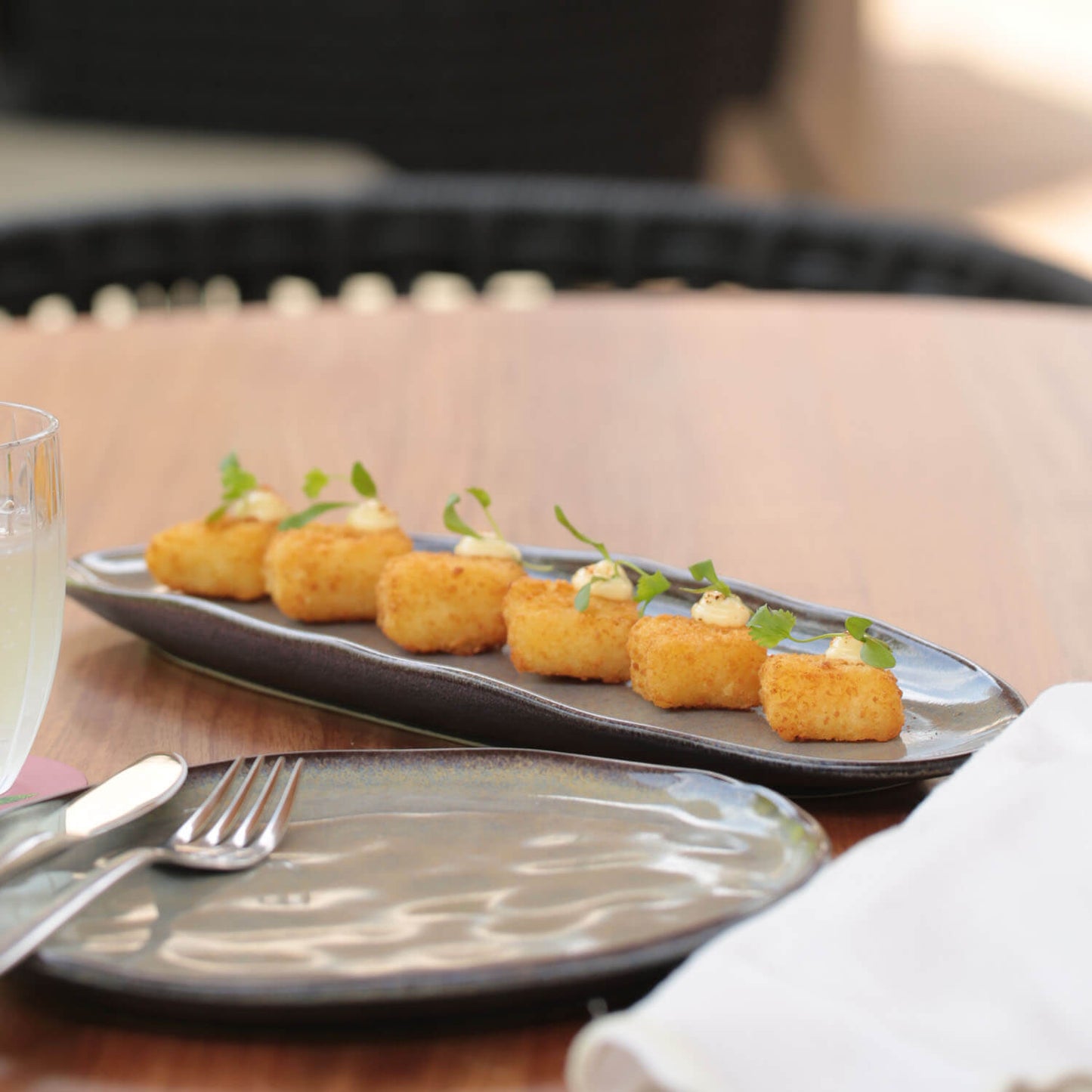 Porto Brasil TOURMALINE SHALLOW OVAL PR LARGE ORGANIC STONEWARE dia. 14.17x5.12"  SKU: '14214108901