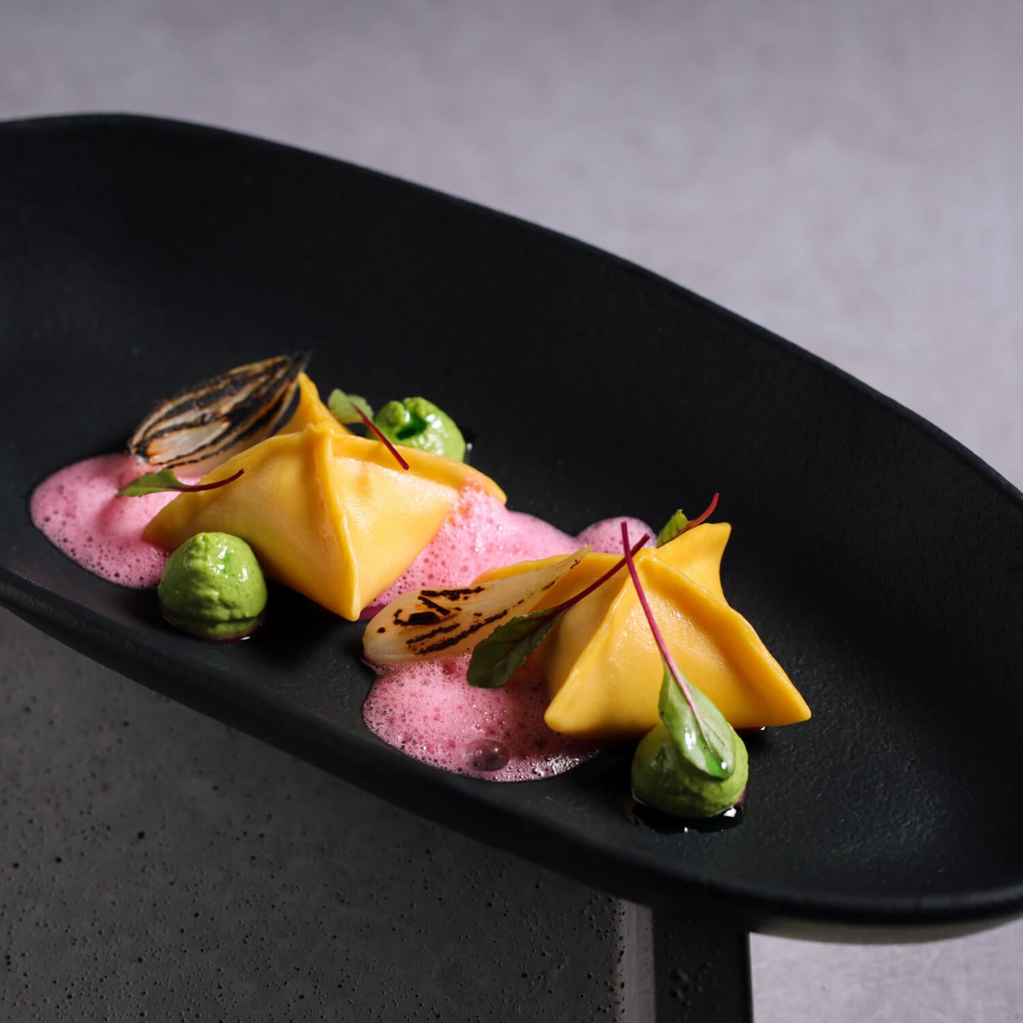 Porto Brasil MATTE BLACK DEEP OVAL PR LARGE ORGANIC STONEWARE dia. 12.6x6.3" SKU: '1441473901