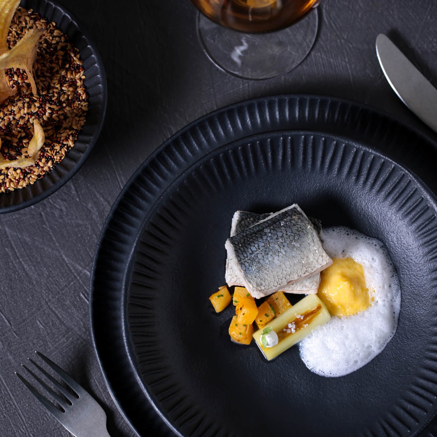 Porto Brasil MATTE BLACK LINHAS DESSERT PLATE STONEWARE dia. 8.46" SKU: '146173901
