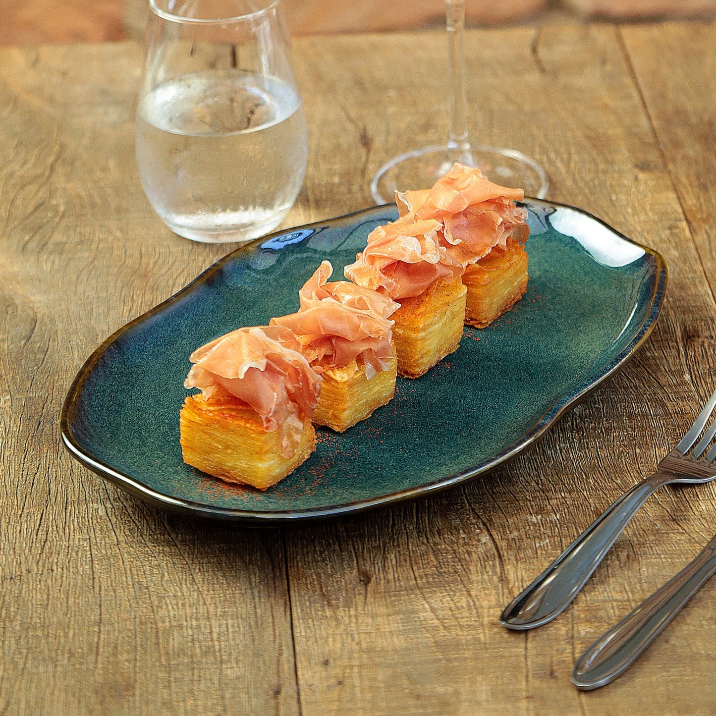 Porto Brasil OCEANO SHALLOW OVAL PR MEDIUM BIO STONEWARE dia. 11.81x7.87" SKU: '14831106701