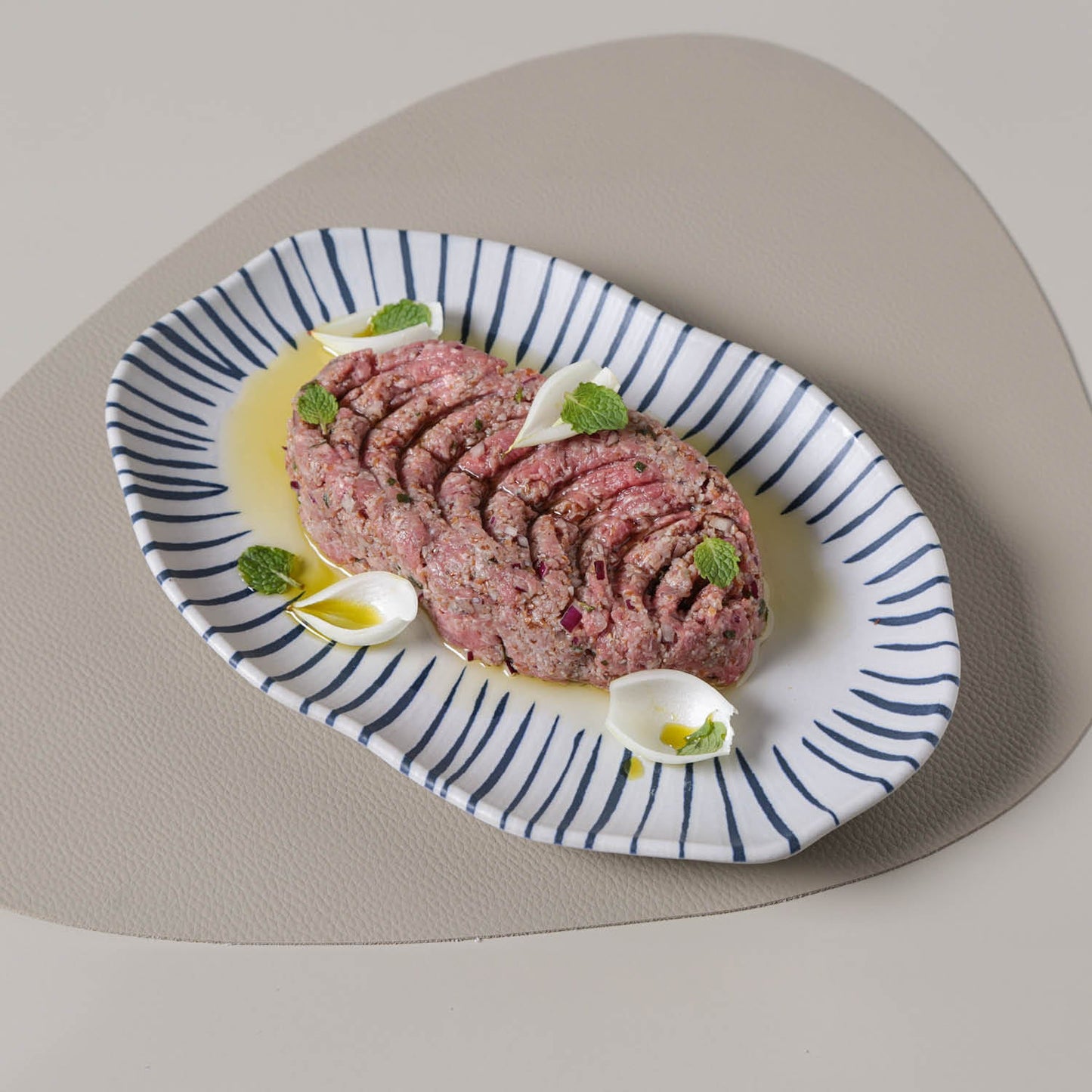 Porto Brasil ELEMENTO SHALLOW OVAL PR MEDIUM BIO STONEWARE dia. 11.81x7.87" SKU: '1483193101