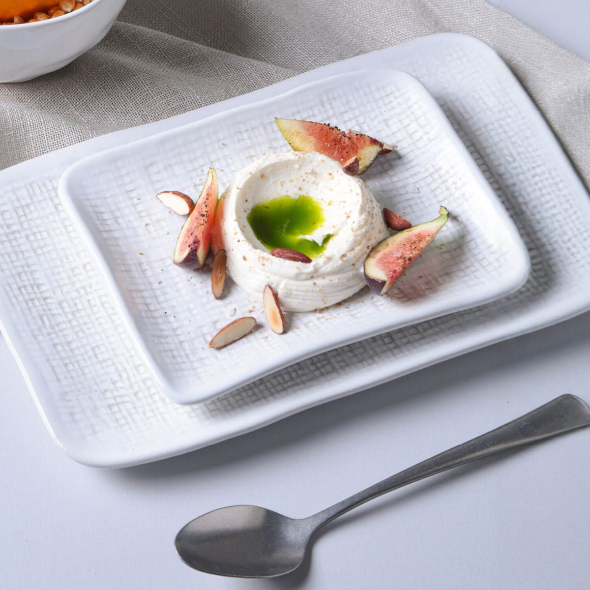 Porto Brasil NEW WHITE RECTANGULAR PR JUTA STONEWARE dia. 7.08x5.51" SKU: '15064119801