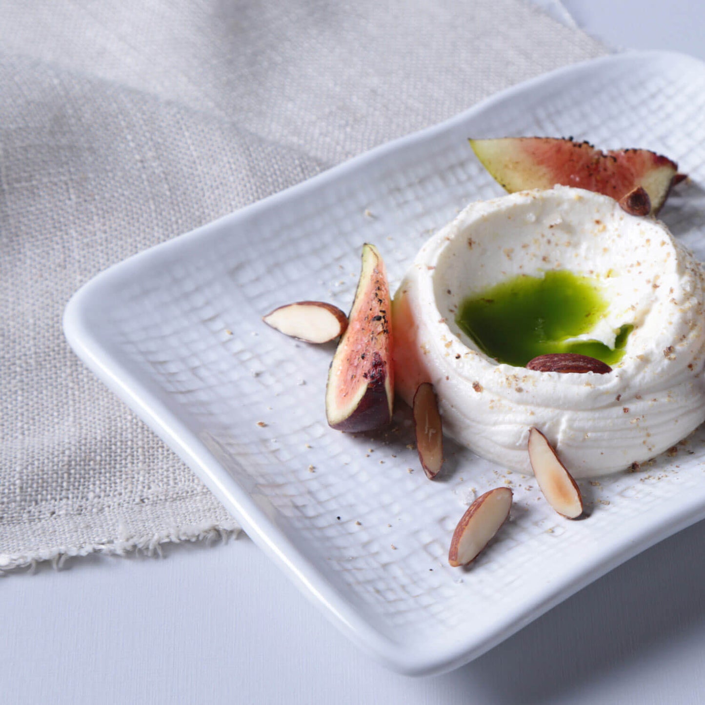 Porto Brasil NEW WHITE RECTANGULAR PR JUTA STONEWARE dia. 7.08x5.51" SKU: '15064119801