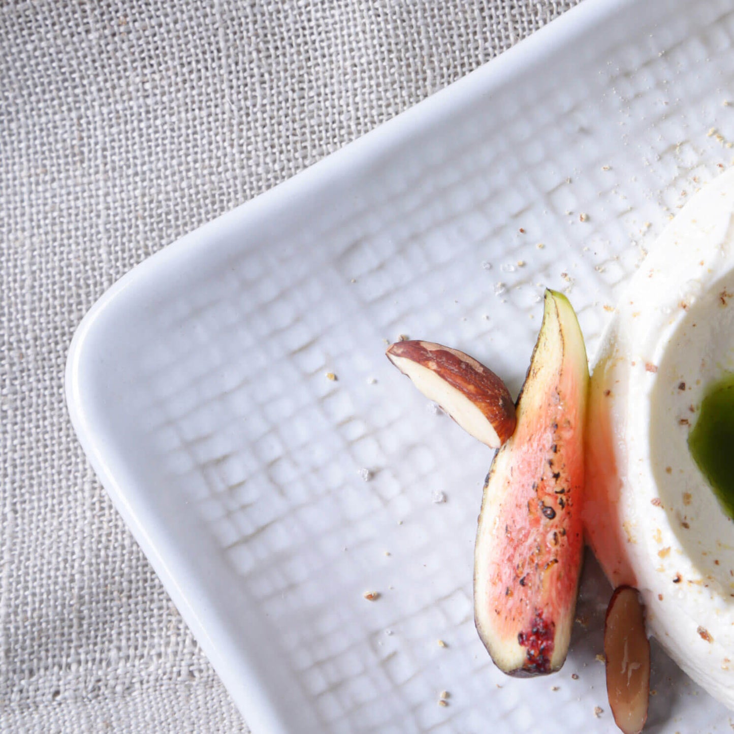 Porto Brasil NEW WHITE RECTANGULAR PR JUTA STONEWARE dia. 7.08x5.51" SKU: '15064119801