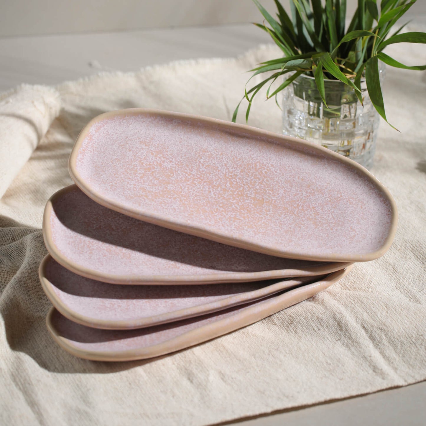 Porto Brasil LITCHI SHALLOW OVAL PR ORGANIC STONEWARE dia. 9.06x4.33" SKU: '15114109201