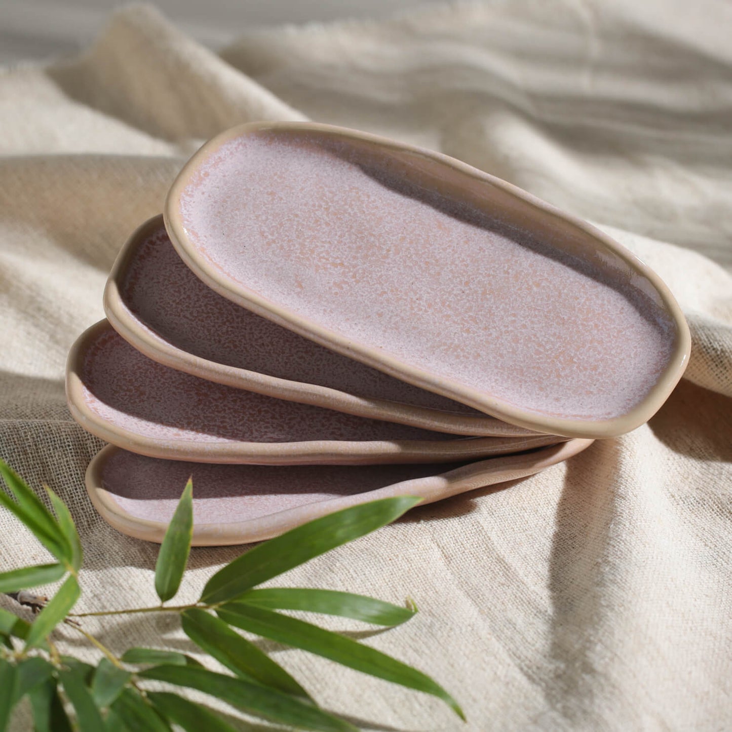 Porto Brasil LITCHI SHALLOW OVAL PR ORGANIC STONEWARE dia. 6.5x3.15" SKU: '15214109201