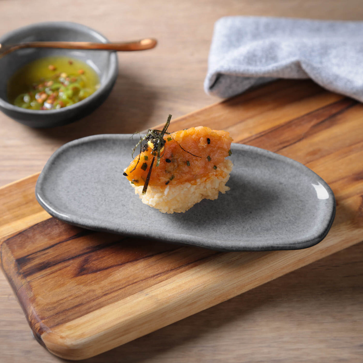 Porto Brasil DUST SHALLOW OVAL PR ORGANIC STONEWARE dia. 6.5x3.15" SKU: '15214115801
