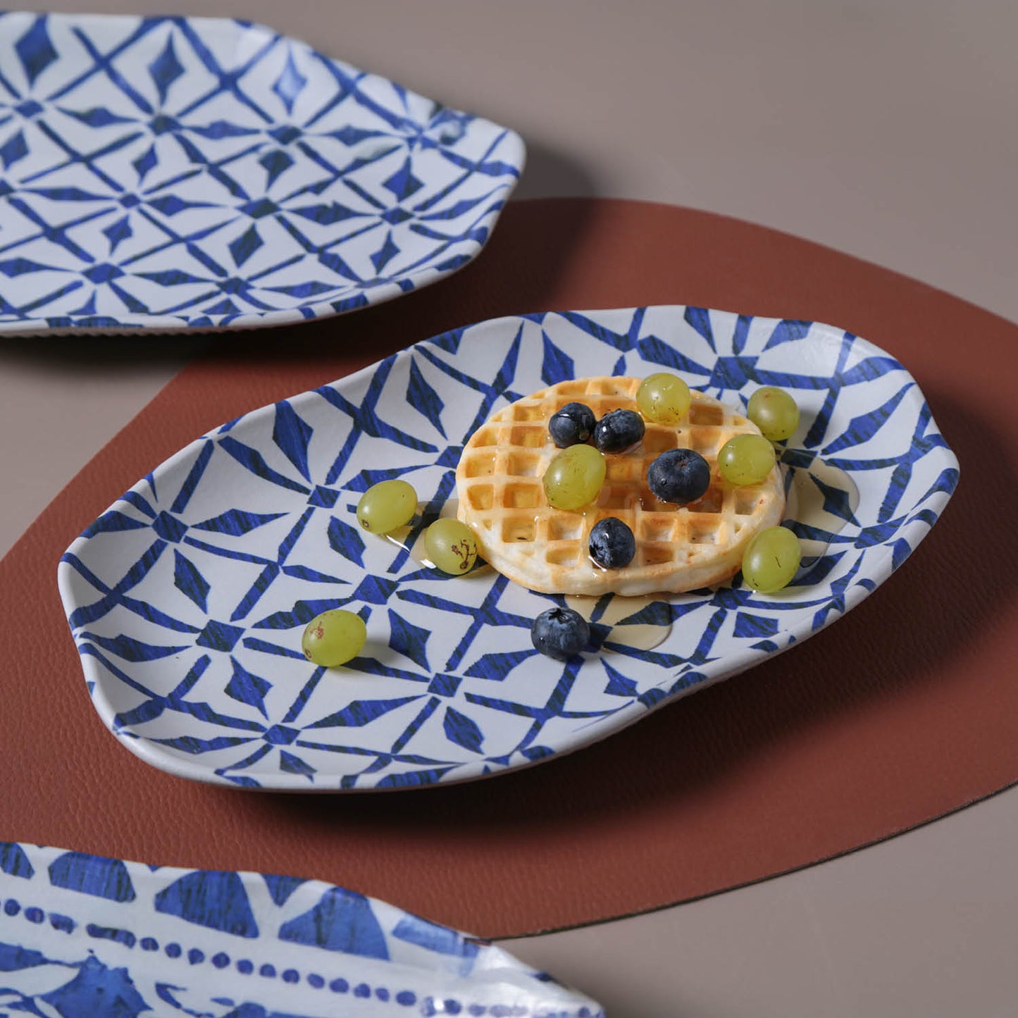 Porto Brasil MAYA SHALLOW OVAL PR MEDIUM BIO STONEWARE dia. 11.81x7.87" SET OF 2 DESIGNS SKU: '34831117901