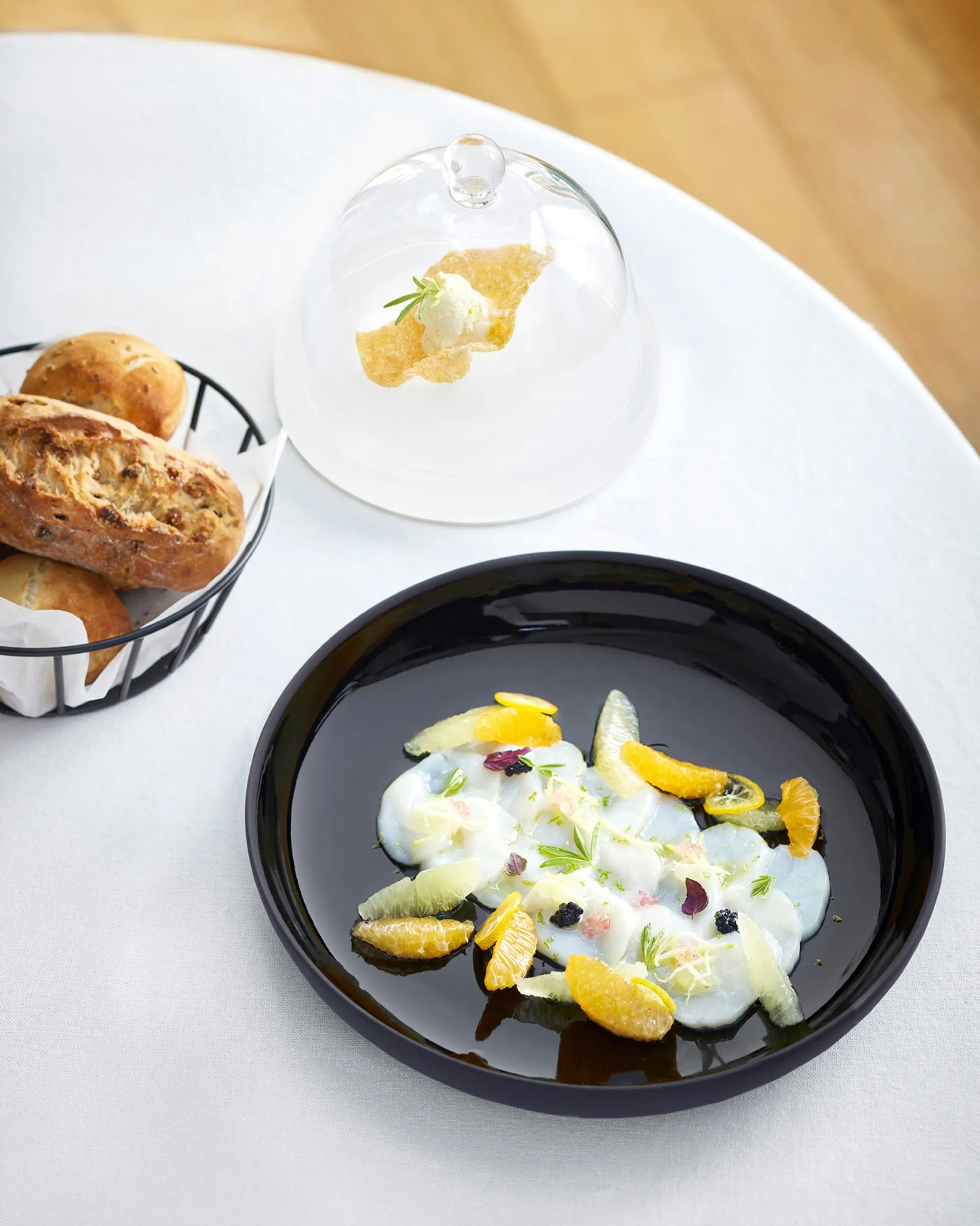 Revol MEALPLAK BUTTER DISH WITH GLASS DOME Nacryl White SKU: '411272