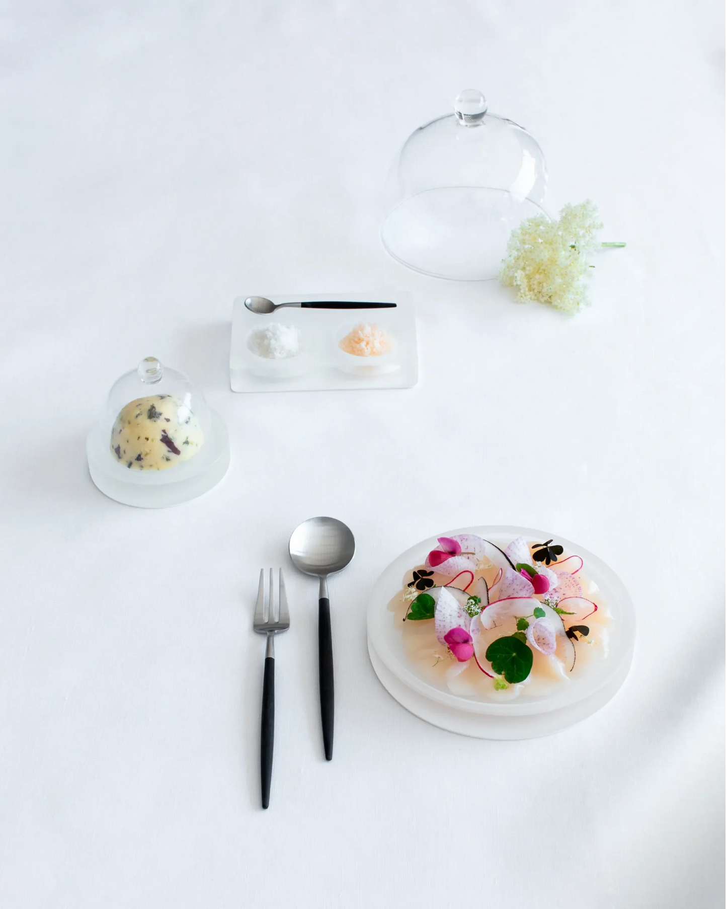 Revol MEALPLAK PODIUM ROUND WITH LEG Nacryl White SKU: '411541