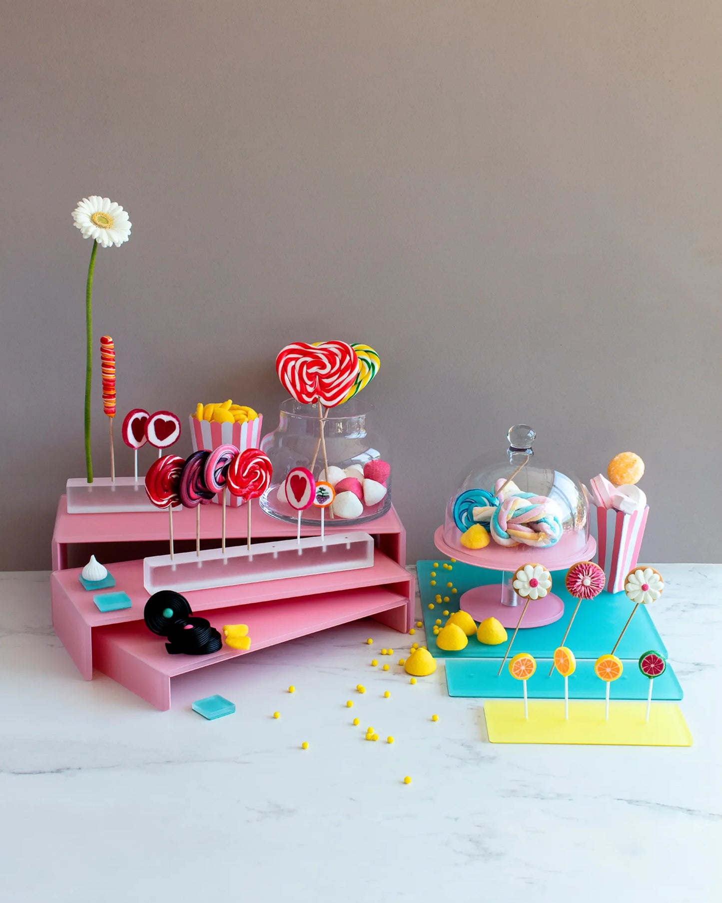 Revol MEALPLAK TRAY 4 HOLES Pink Nacryl SKU: '411563