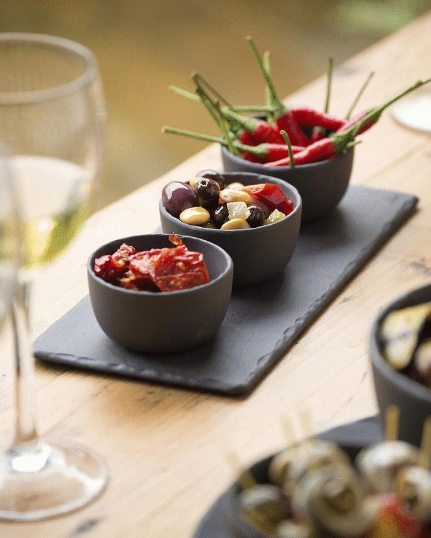 Revol BASALT RECTANGULAR PLATE 30X20CM Matt slate style SKU: '641001
