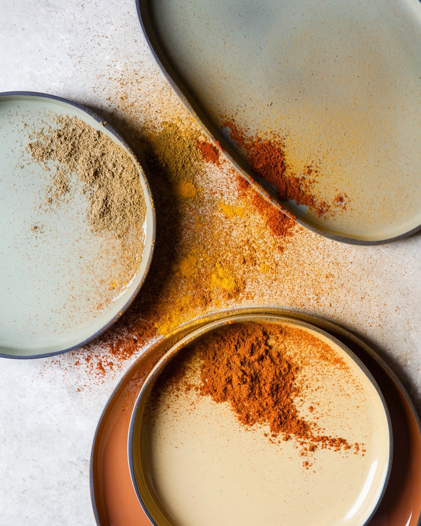 Revol CARACTERE DINNER PLATE Mint SKU: '652704