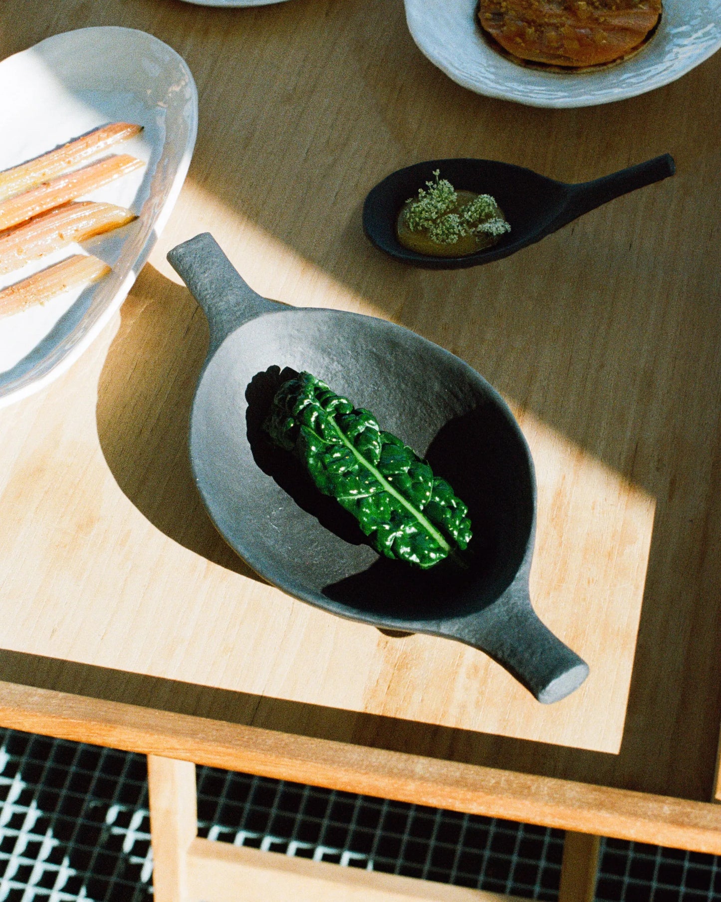 Revol YLI SHOVEL PLATE 18,5CM Matt slate style SKU: '656297