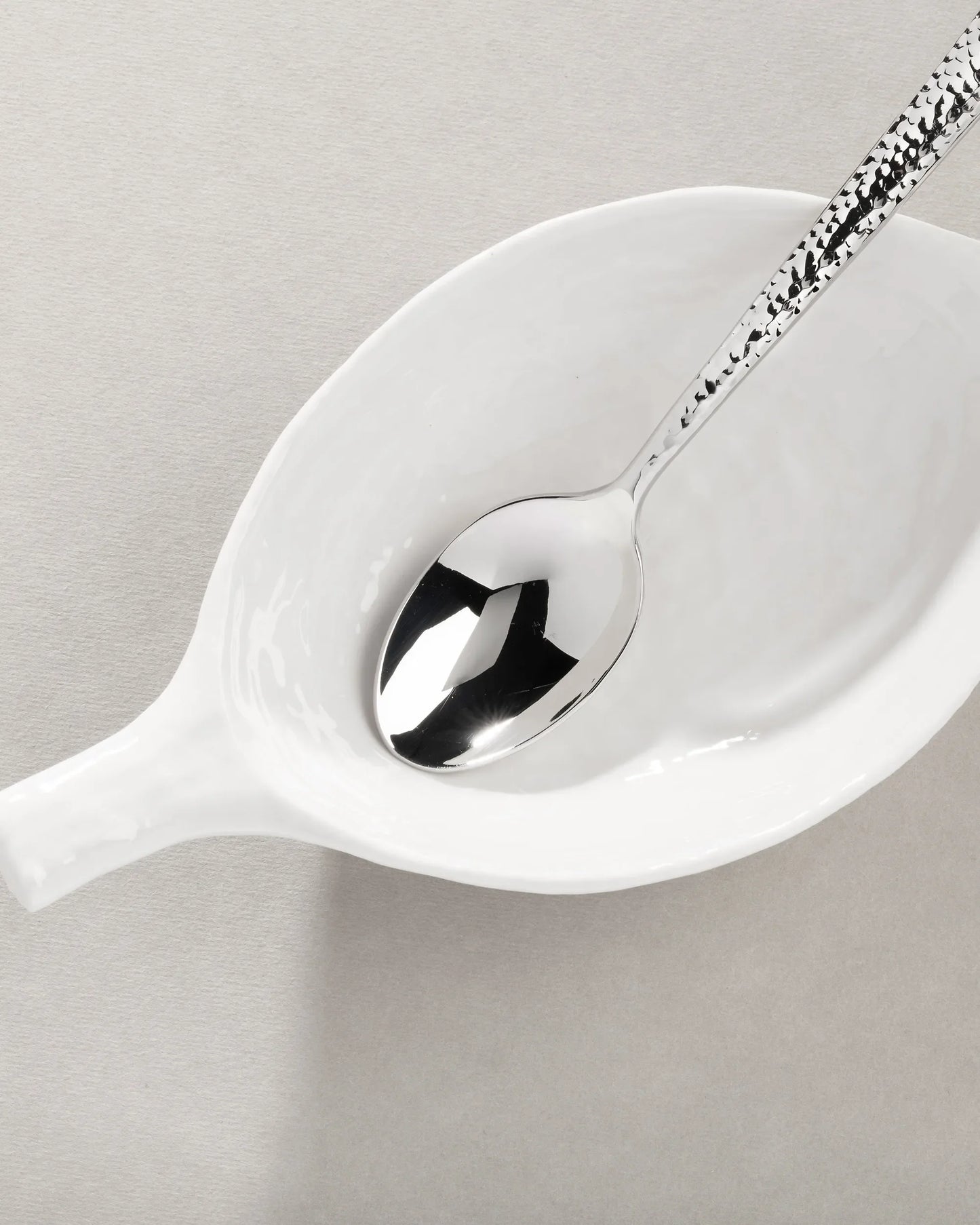 Revol COURCHEVEL TABLE KNIFE HAMMMERED FINISH 18/10 hammered stainless steel SKU: '656622