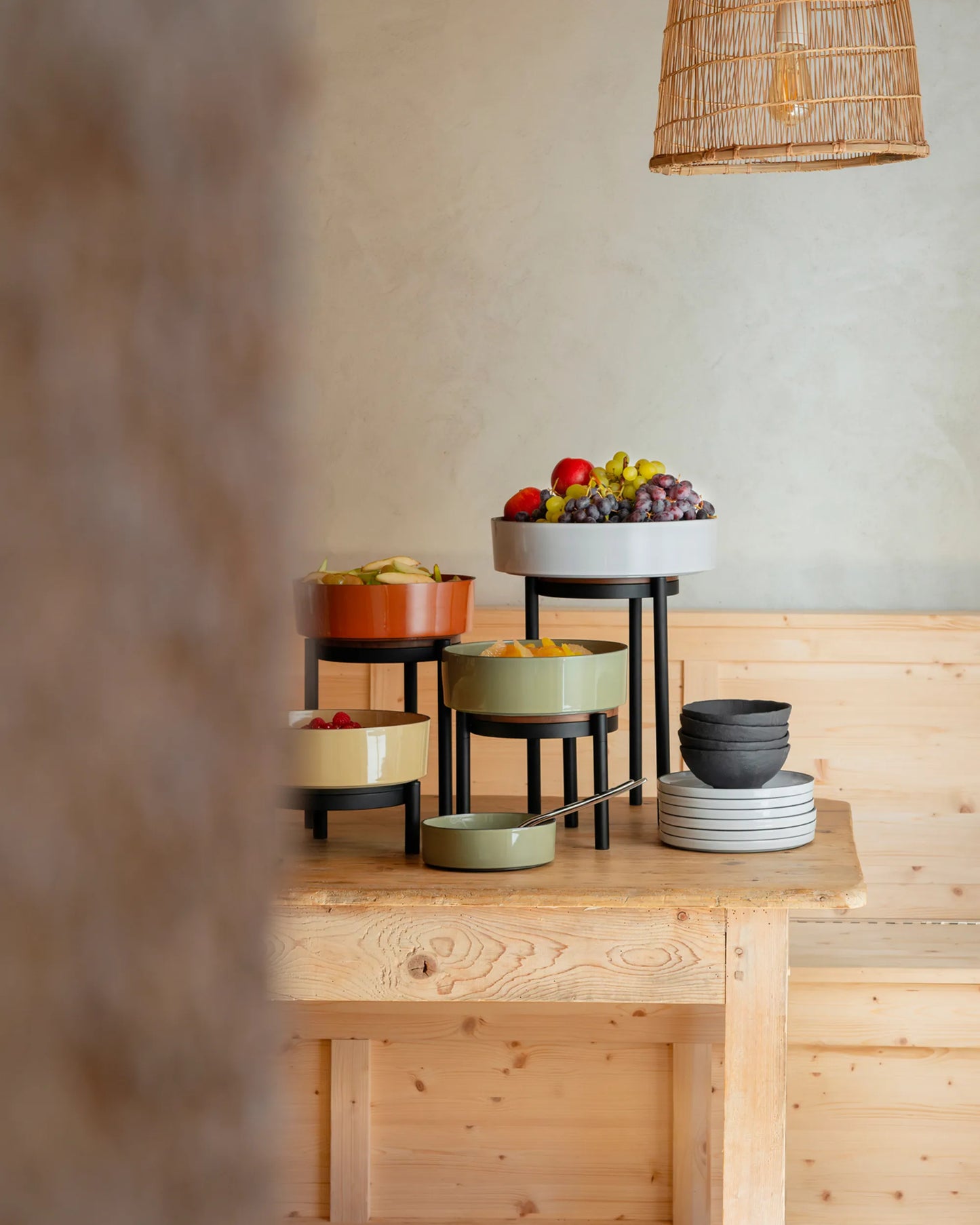 Revol EN SCENE ROUND TRAY 20CM Walnut SKU: '660247