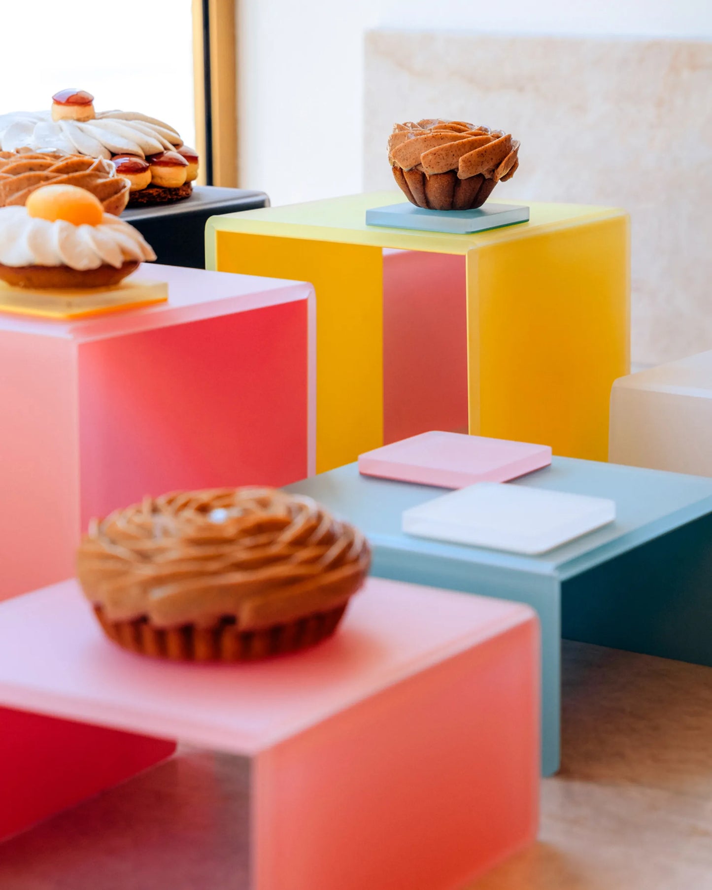 Revol MEALPLAK SQUARE PASTRY SUPPORT 8CM Pink Nacryl SKU: '660466