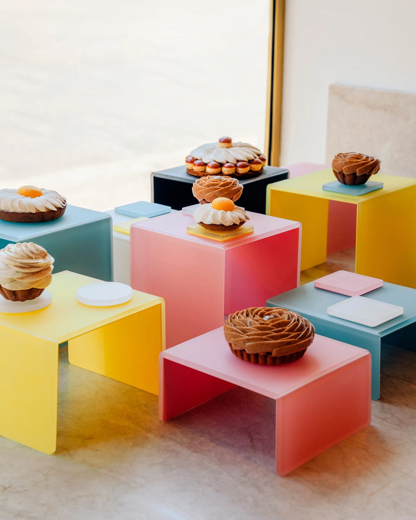 Revol MEALPLAK ROUND PASTRY SUPPORT 8CM Nacryl White SKU: '660468