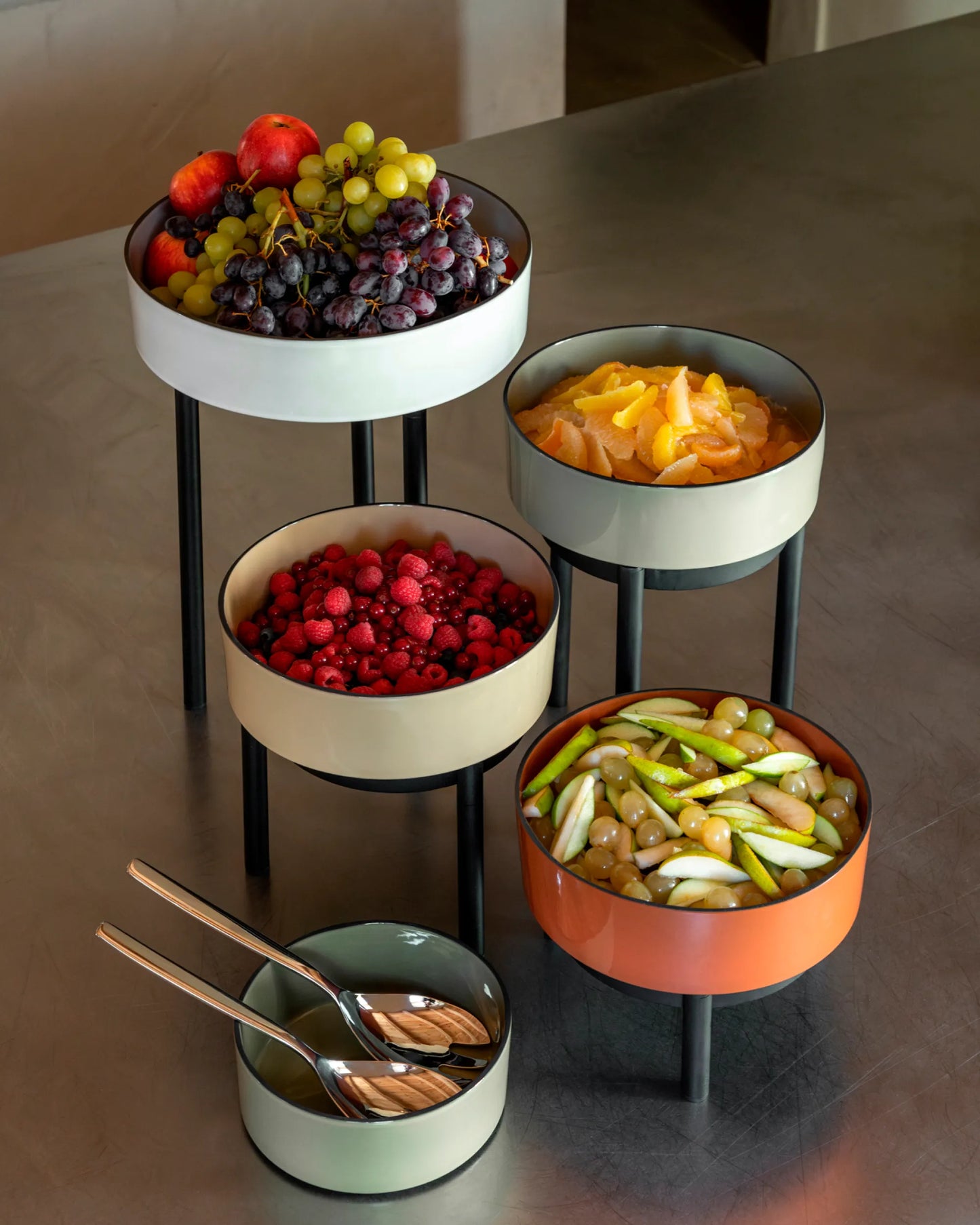 Revol CARACTERE SALAD BOWL 32,5CM Cardamom SKU: '660608
