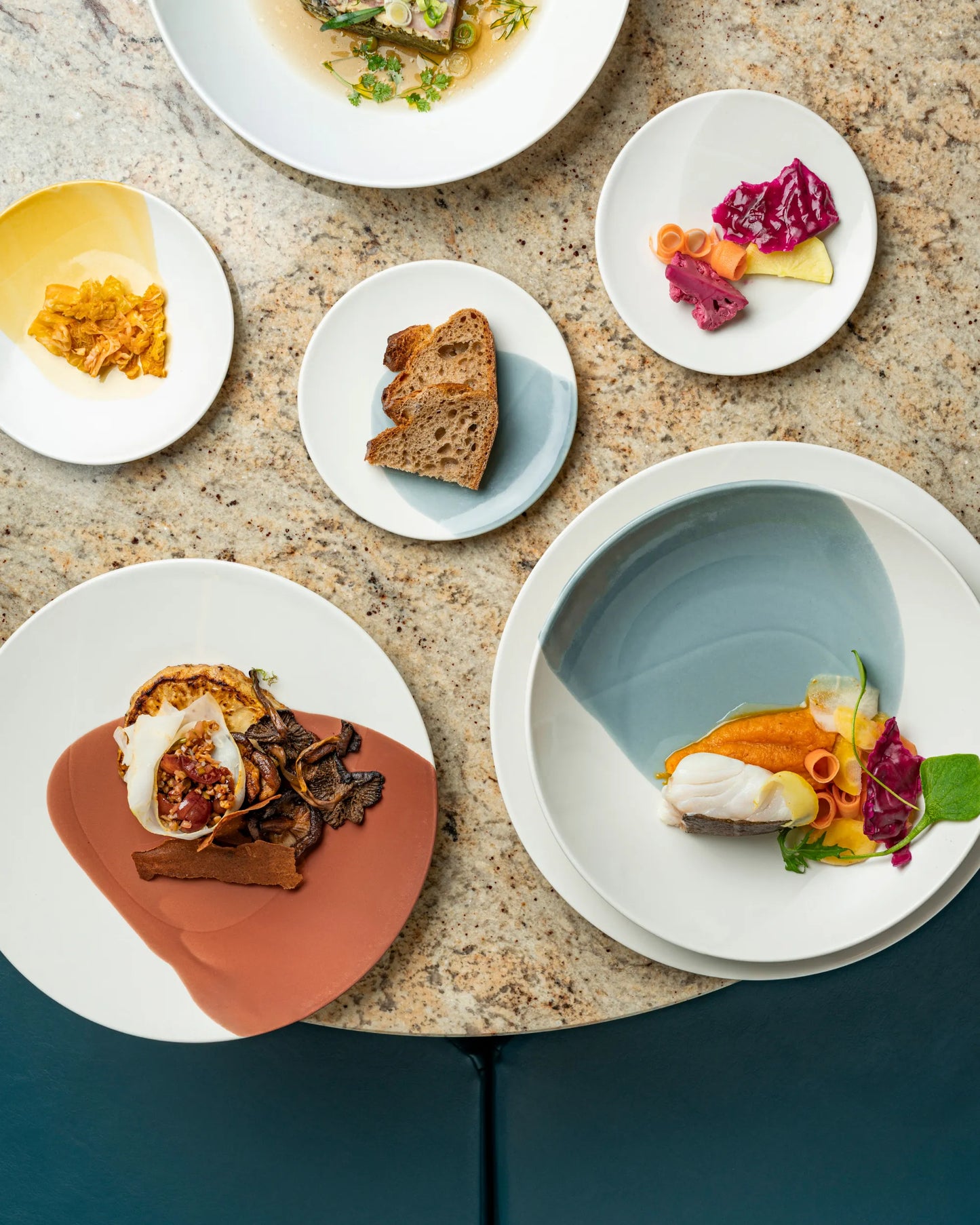 Revol CONFLUENCE DINNER PLATE 28CM Saffron Alabaster white SKU: '660920