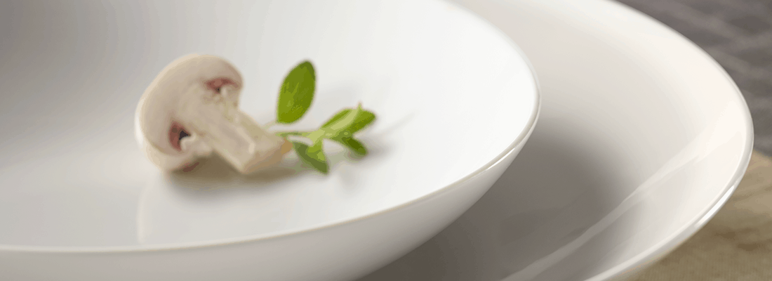 Corby Hall Saturno Coupe Round Plate | Catalog Number: 047 0236 | Dimensions: 4 in (10 cm)