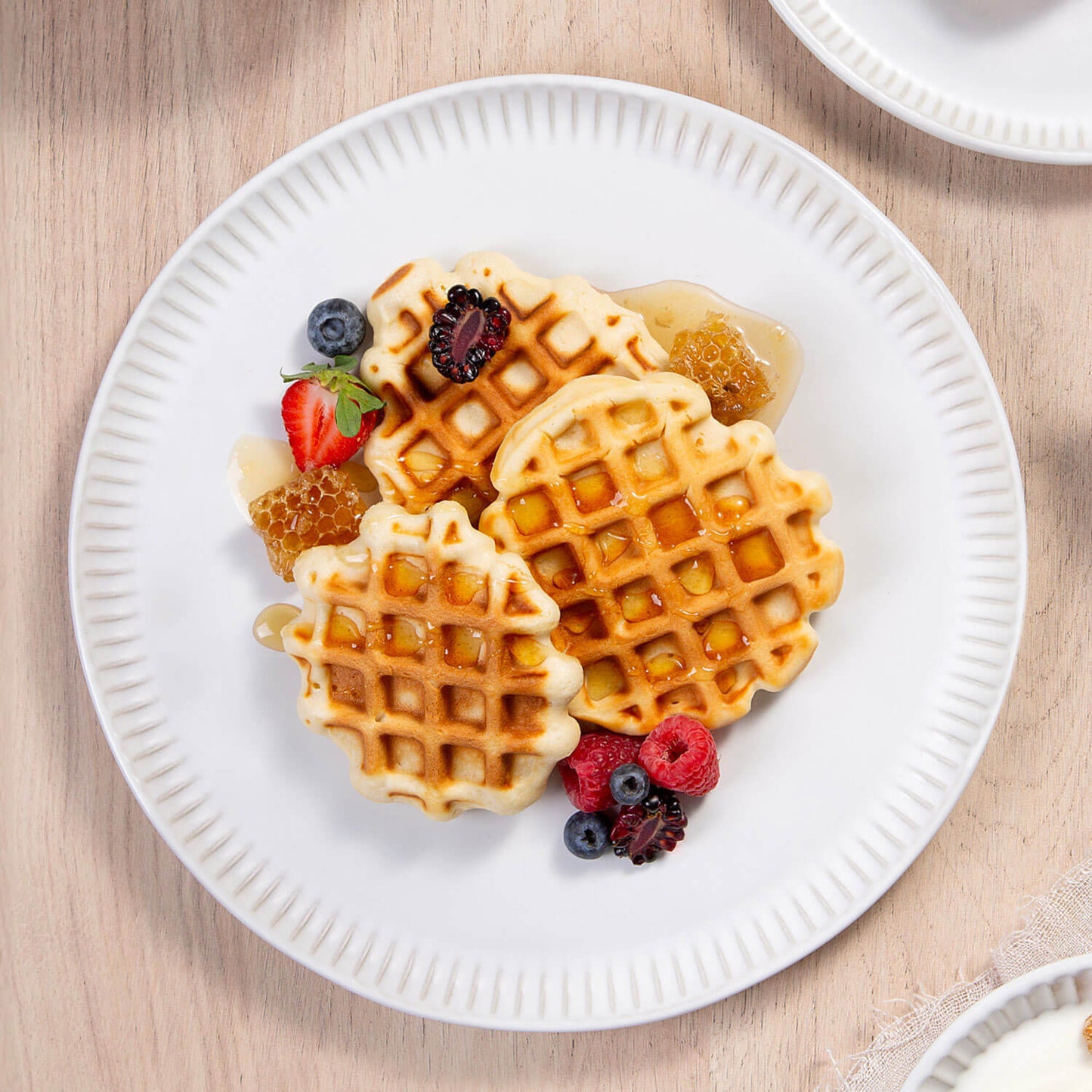 Porto Brasil NEW WHITE LINHAS DINNER PLATE STONEWARE dia. 10.83"  SKU: '1261119801