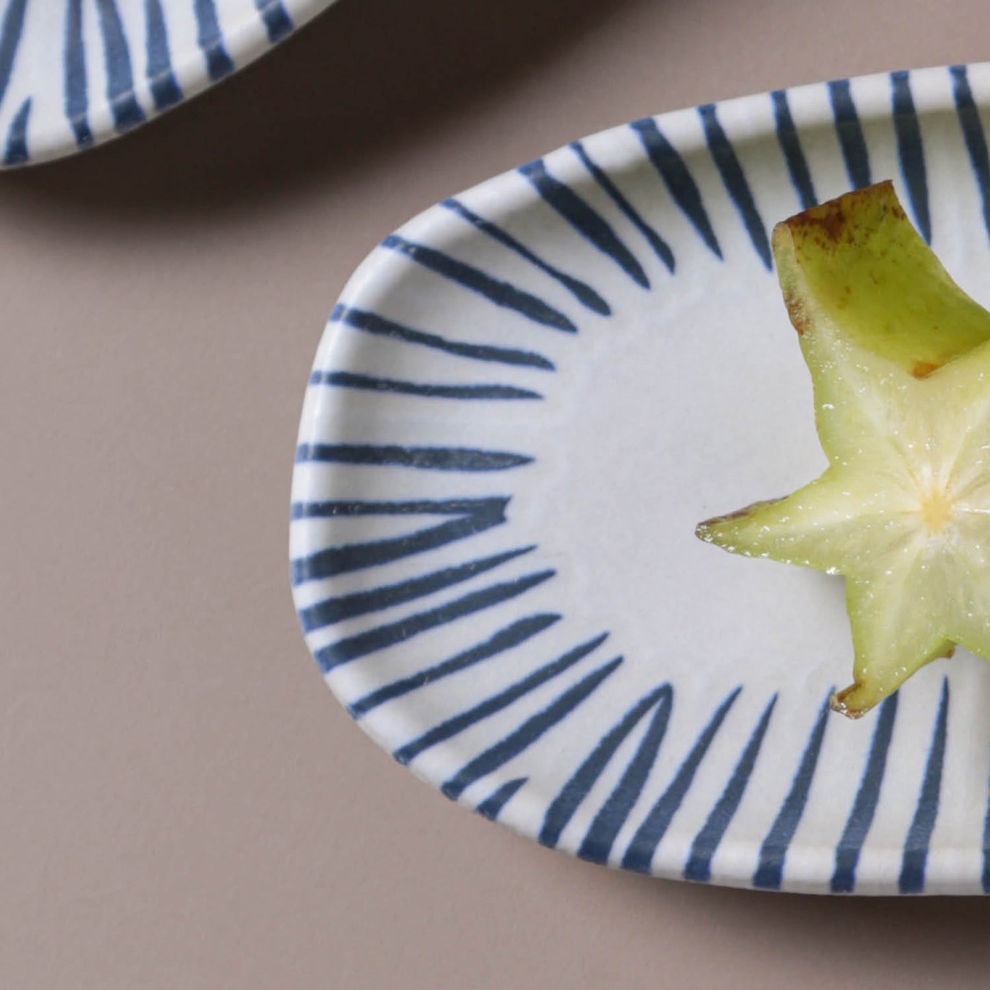 Porto Brasil ELEMENTO SHALLOW OVAL PR ORGANIC STONEWARE dia. 6.5x3.15"  SKU: '1521493101