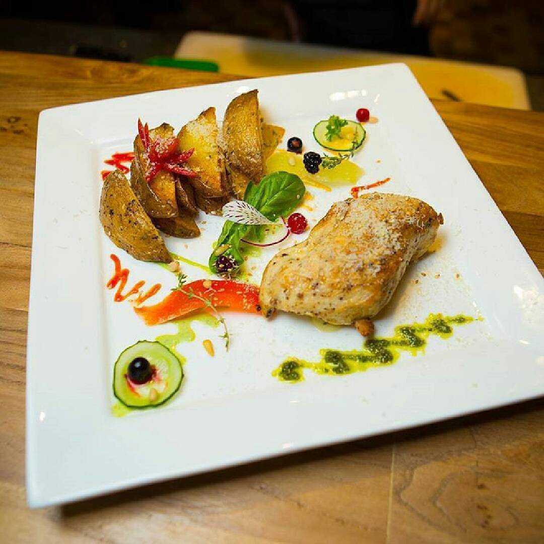 Wilmax Fine Porcelain Dinner Plate 10" X 10"| 25 X 25 Cm SKU: WL-991223/A