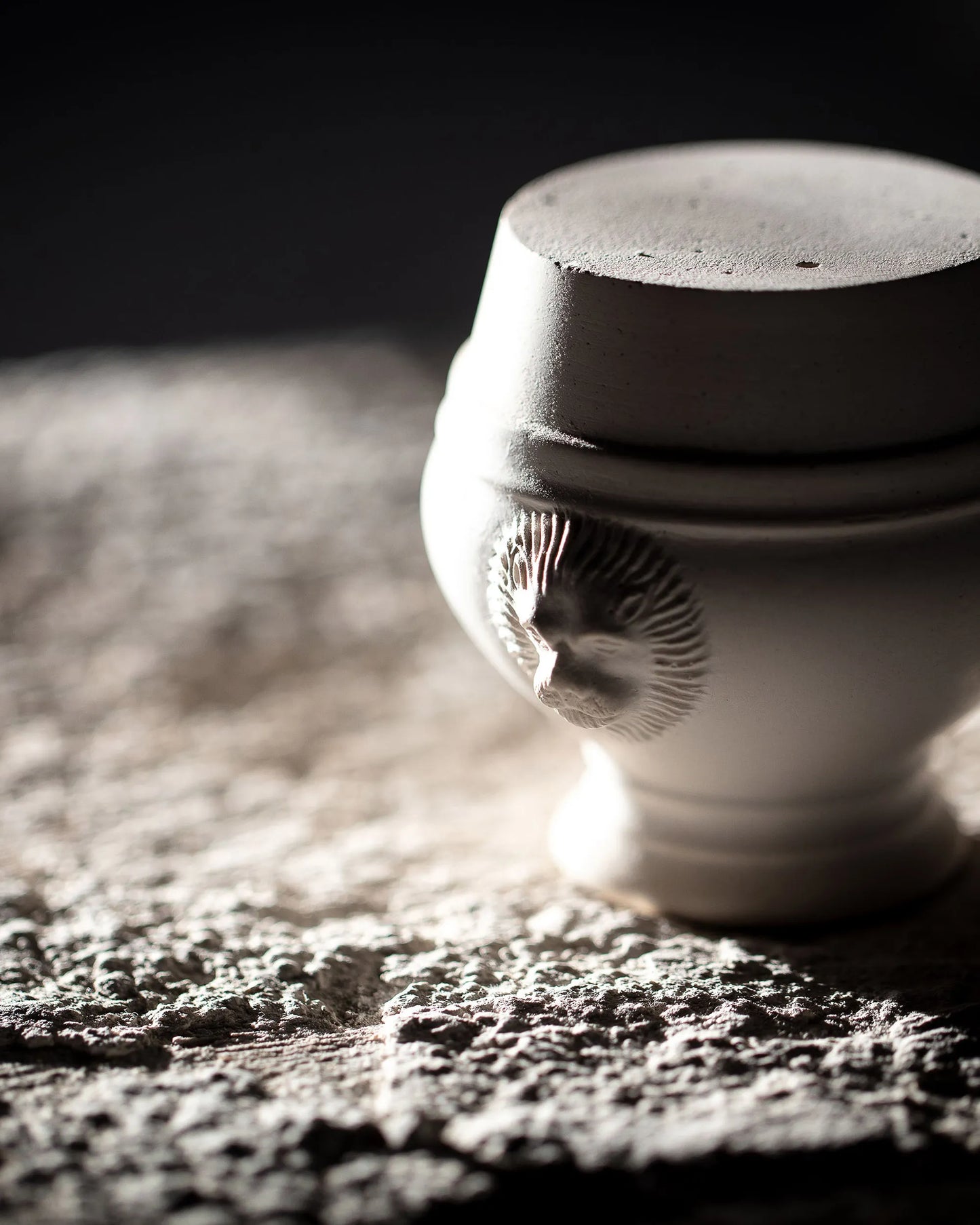 Revol MINIATURES LION HEADED SOUP BOWL 4CL White SKU: '615513