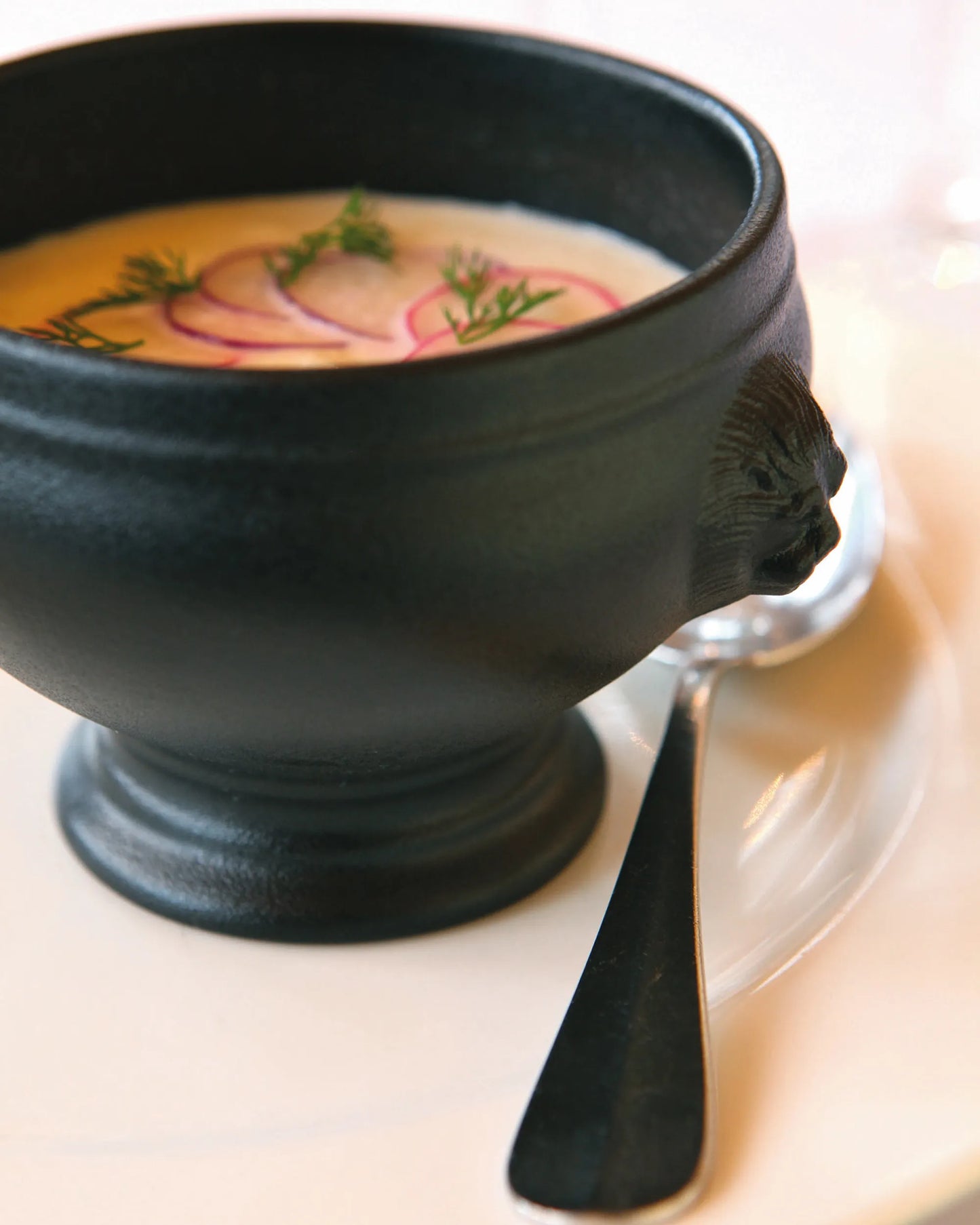 Revol MINIATURES LION HEADED SOUP BOWL 4CL White SKU: '615513