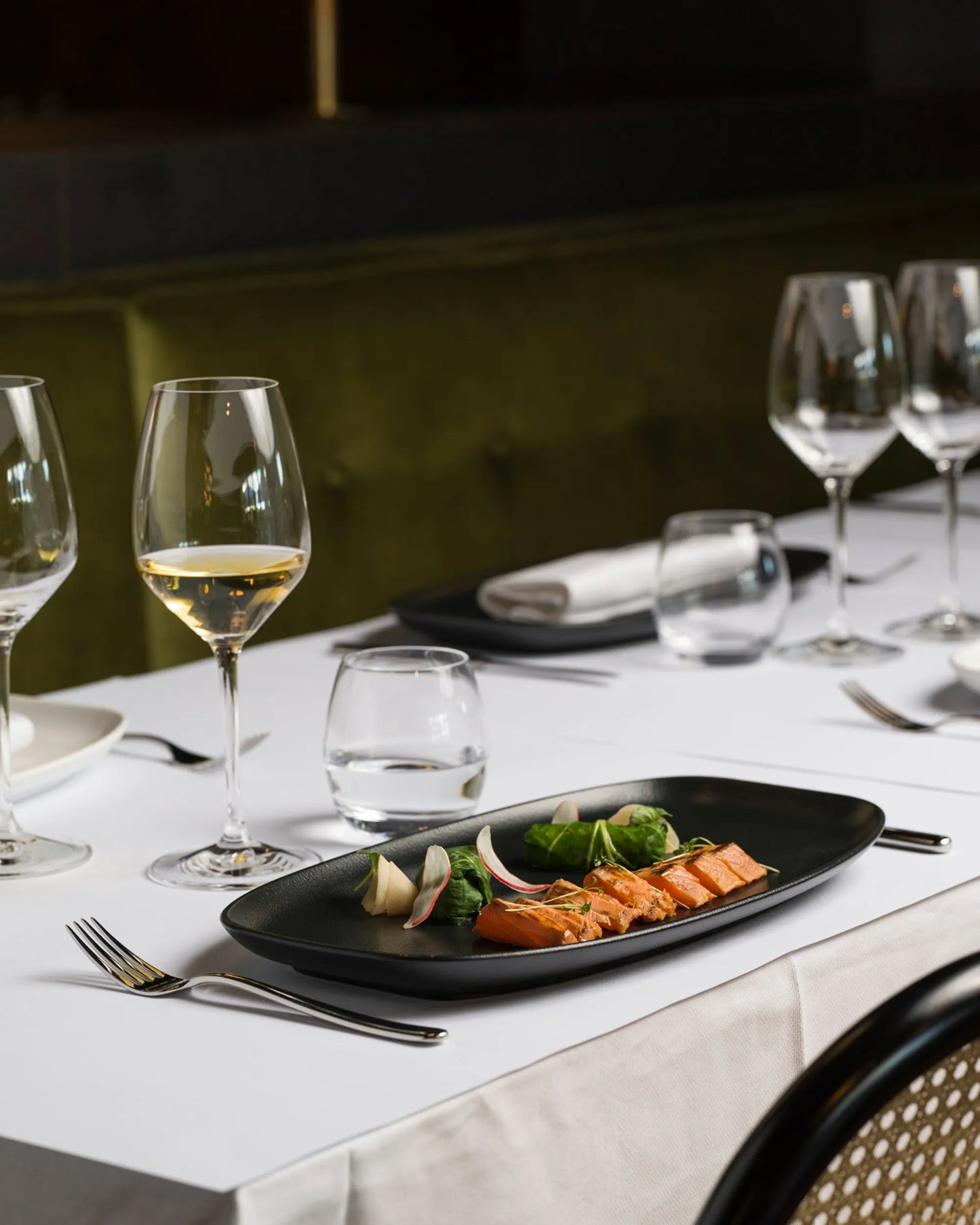 Revol CLUB RECTANGULAR PLATE 29X17,8CM Cast iron style SKU: '652109