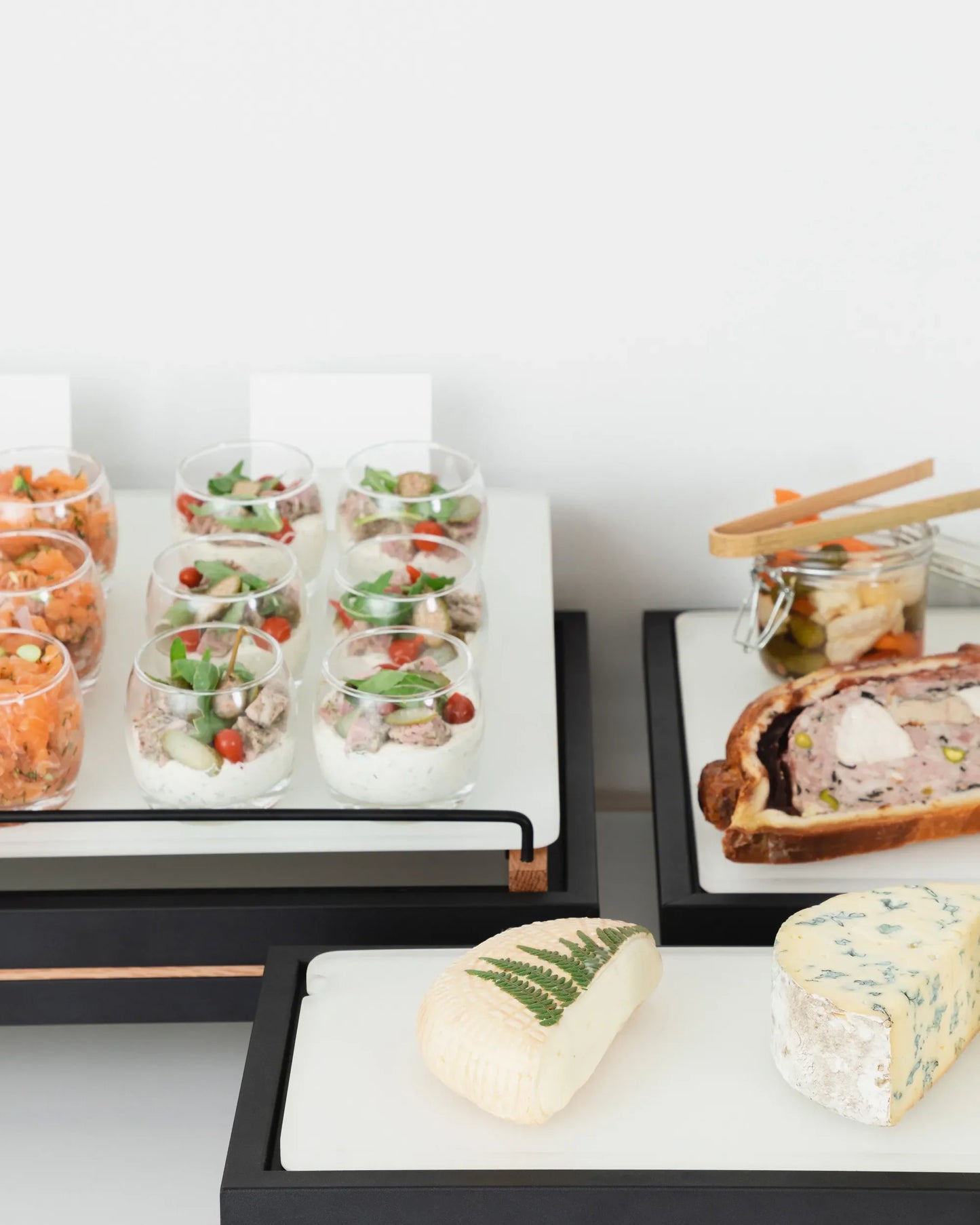 Revol EN SCENE RISER FOR GN 1/1 Black metal and oak SKU: '656039