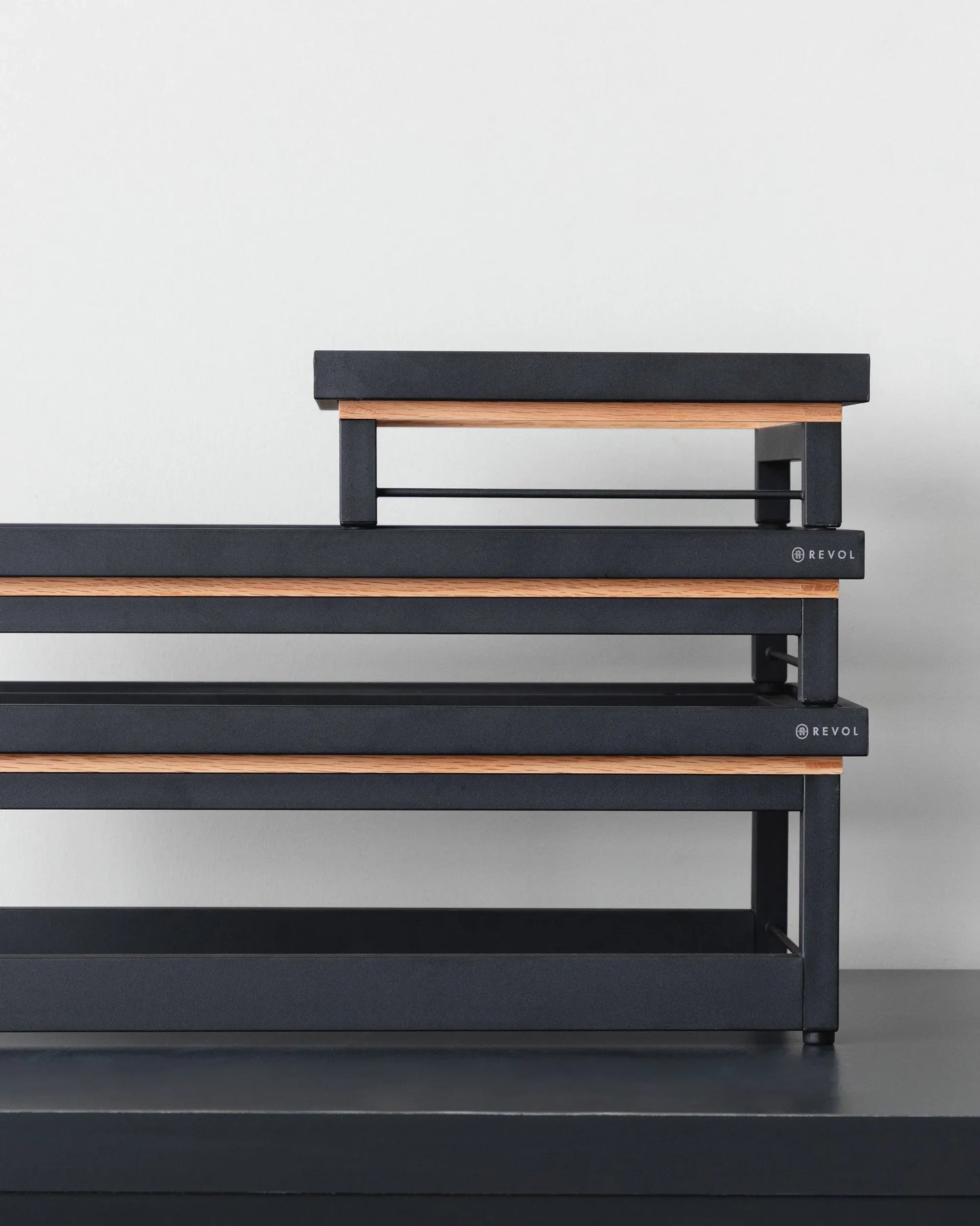 Revol EN SCENE RISER FOR GN 2/4 Black metal and oak SKU: '656043