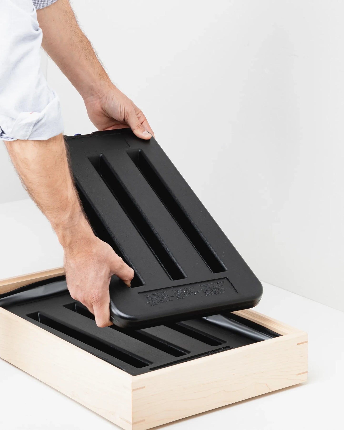 Revol EN SCENE EUTECTIC PLATE 48 CM Black SKU: '656049