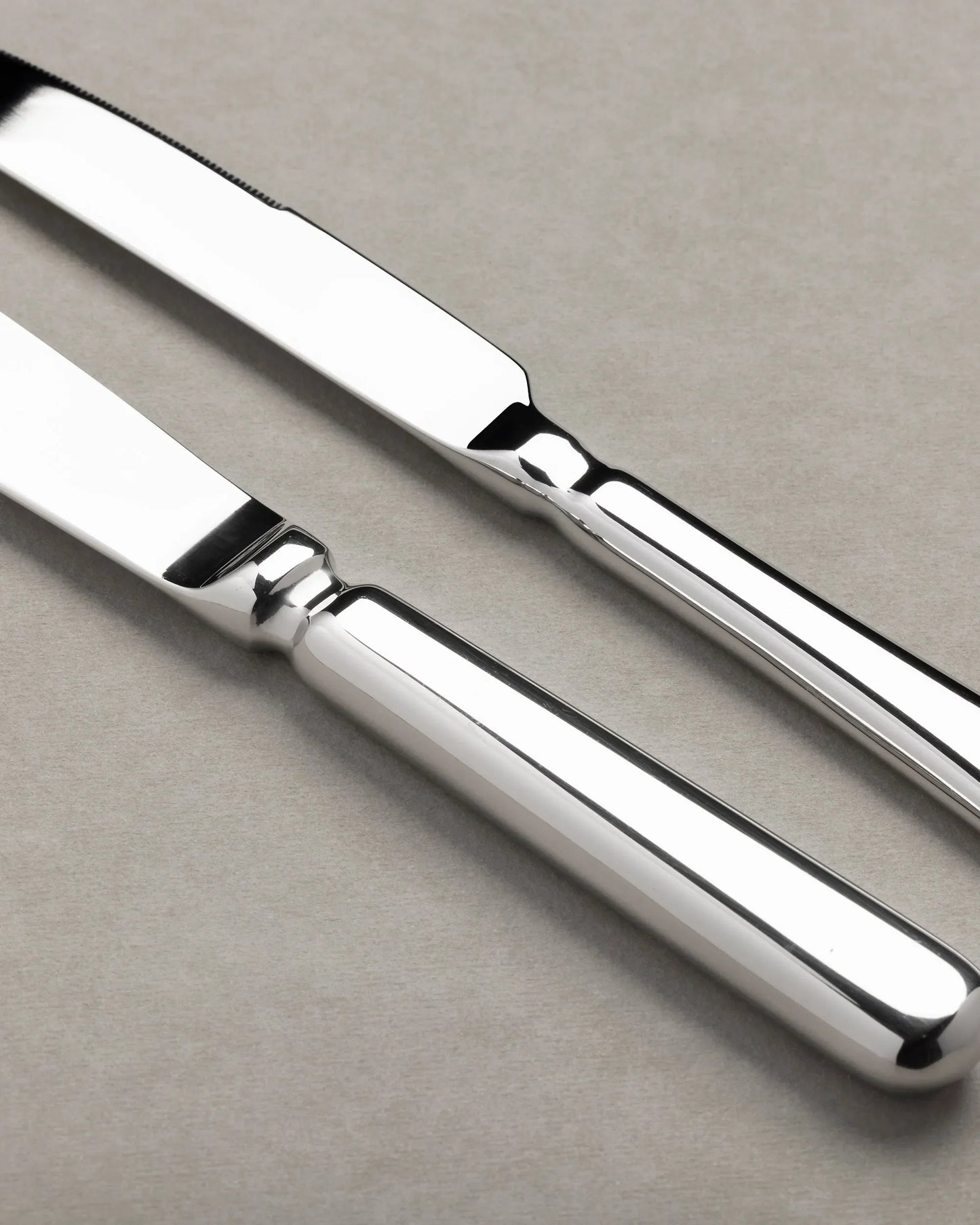 Revol ARLES TABLE KNIFE MIRROR FINISH Mirrored 18/10 stainless steel SKU: '656649