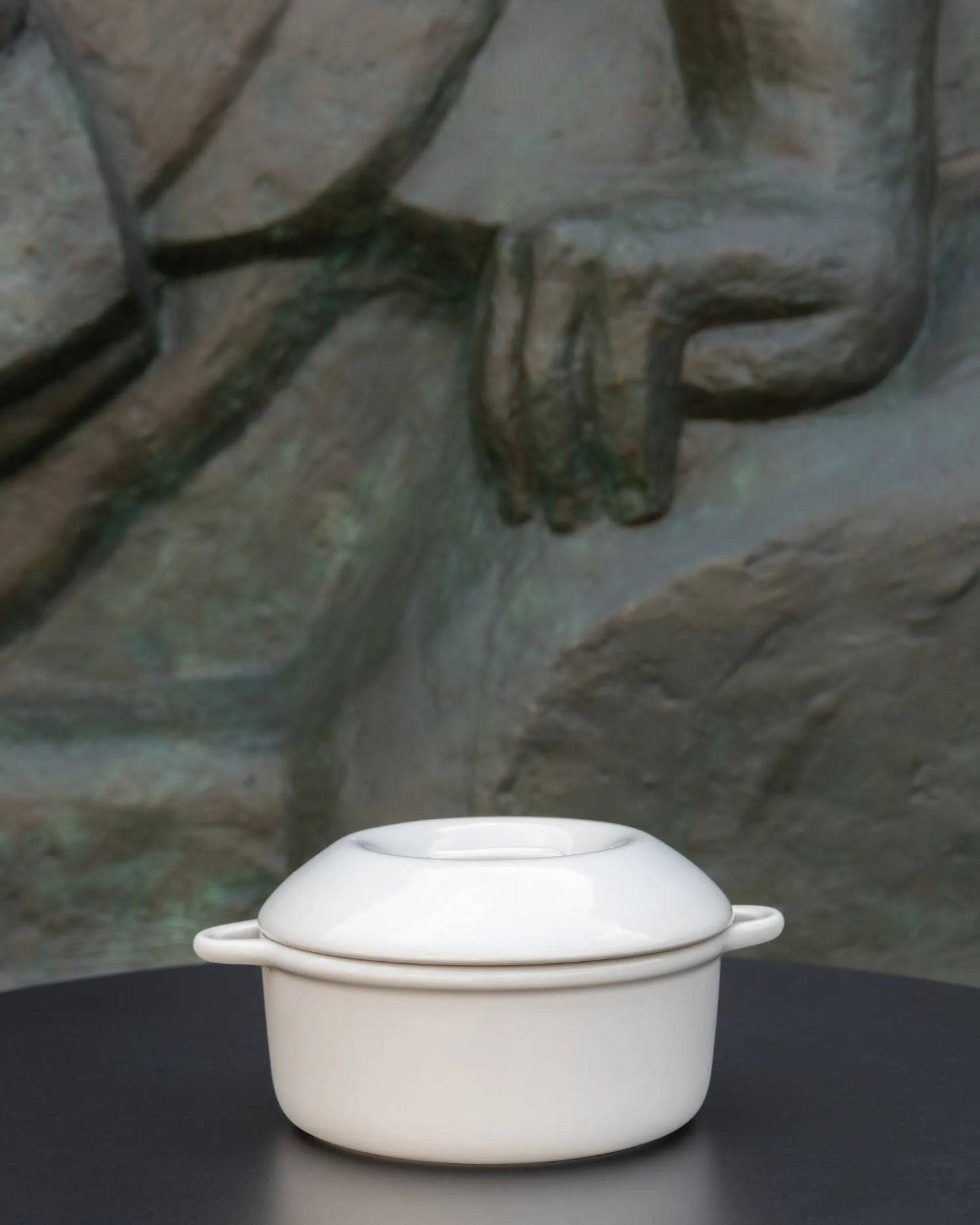 Revol BOMBANCE ROUND COCOTTE 29CM INDUCTION WITH PORCELAIN LID Alabaster white Induction SKU: '660141