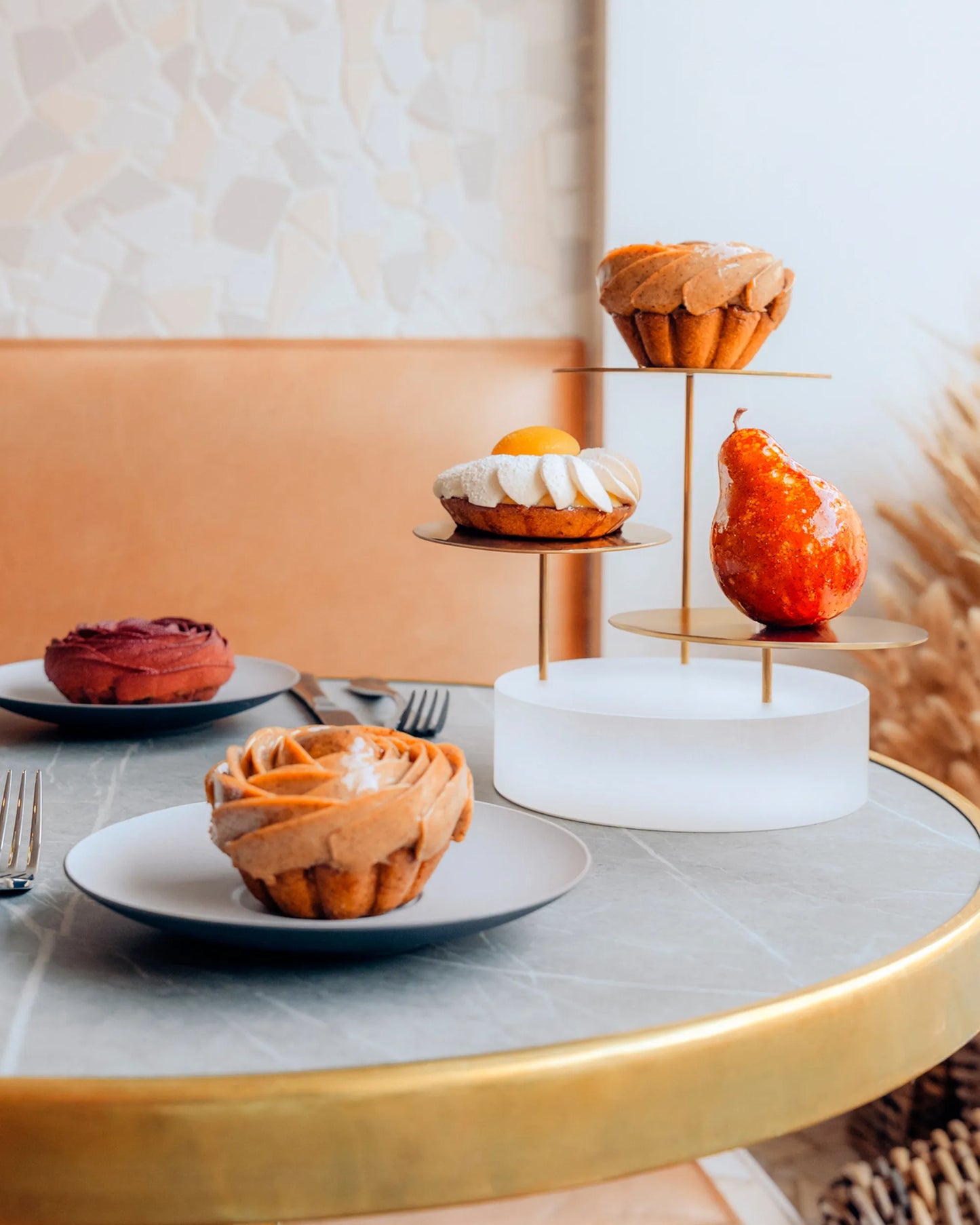 Revol MEALPLAK BRICKS BAR ROUND 3 TRAYS Nacryl White/Stainless Steel  Brushed Gold Finish SKU: '660439