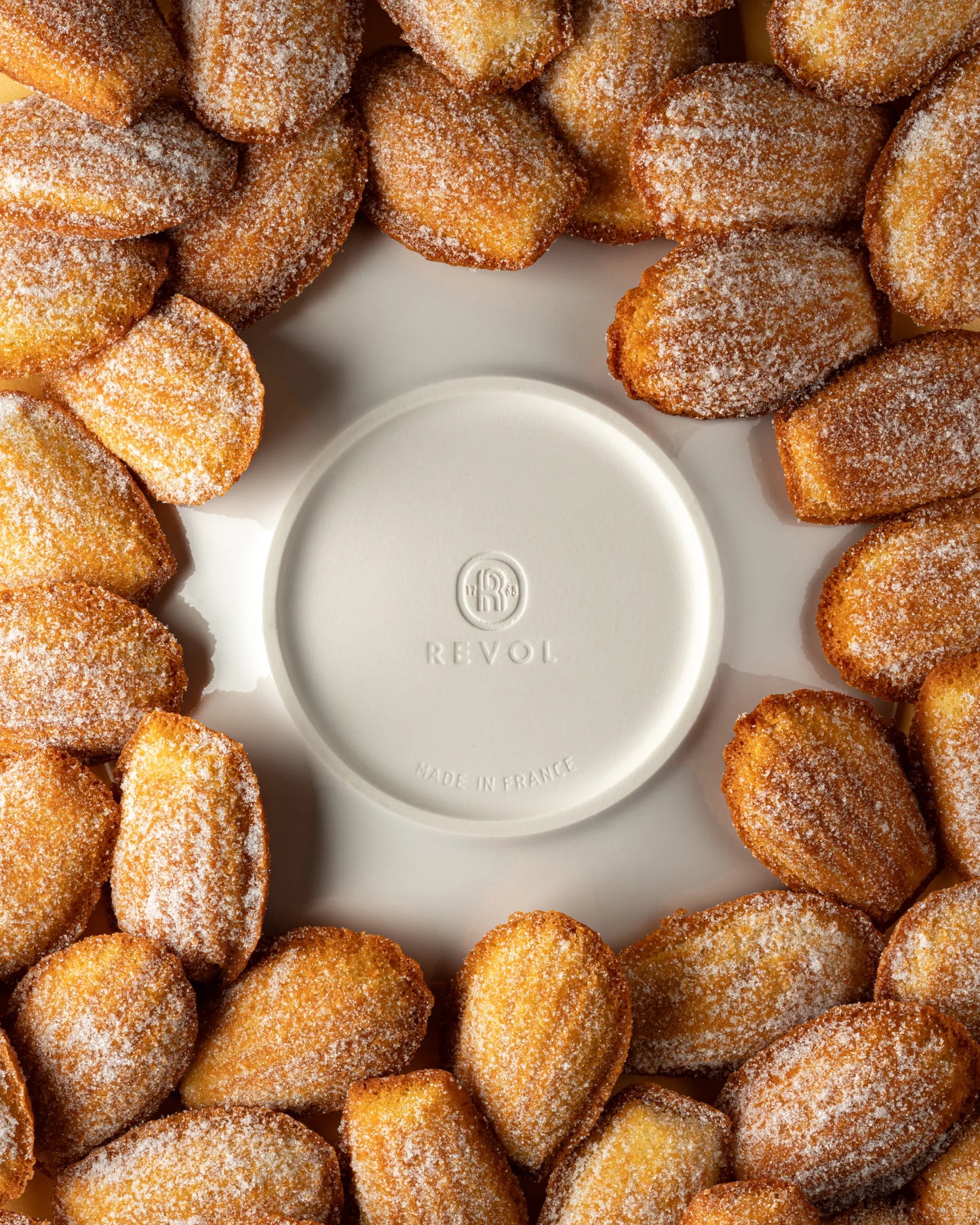 Revol MADELEINE DINNER PLATE 28CM Alabaster white SKU: '660545